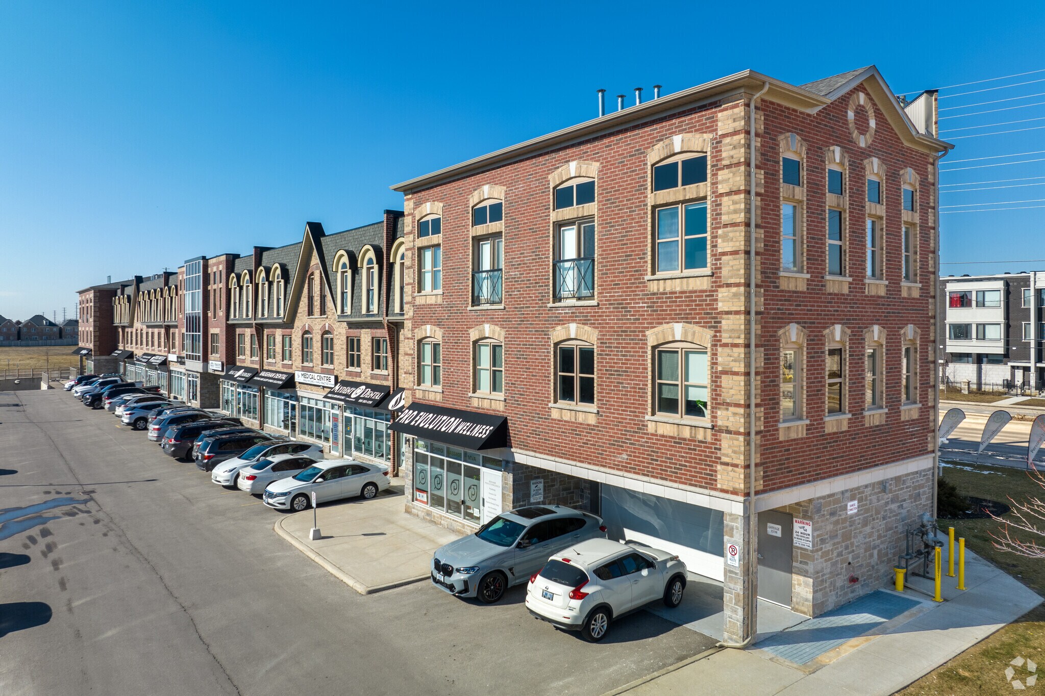 3905 Major Mackenzie Dr W, Vaughan, ON à vendre Photo du bâtiment- Image 1 de 1