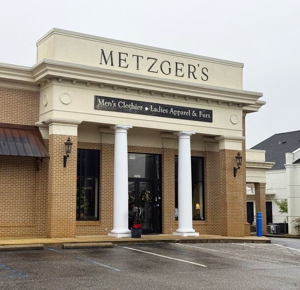 3702-3704 Dauphin St, Mobile, AL for lease - Building Photo - Image 2 of 5