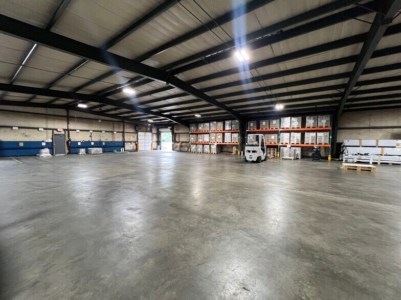 1201 E Church St, Cherryville, NC à louer - Photo du bâtiment - Image 1 de 4