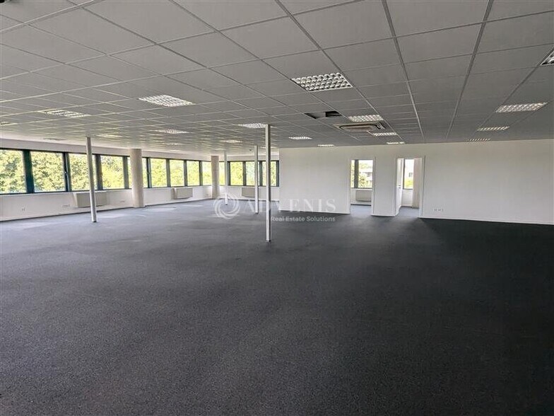 Office in Entzheim for lease - Interior Photo - Image 2 of 7