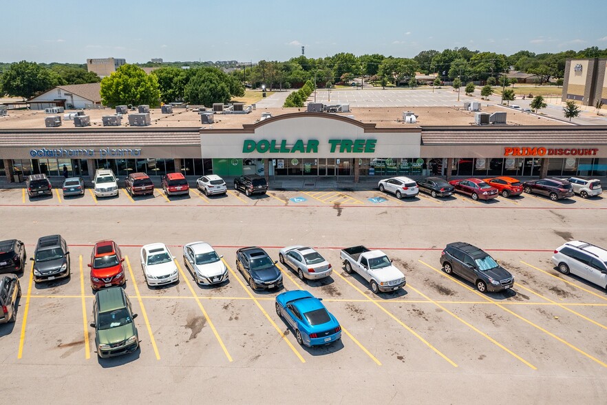 500-1042 W University Dr, Denton, TX for lease - Building Photo - Image 2 of 9