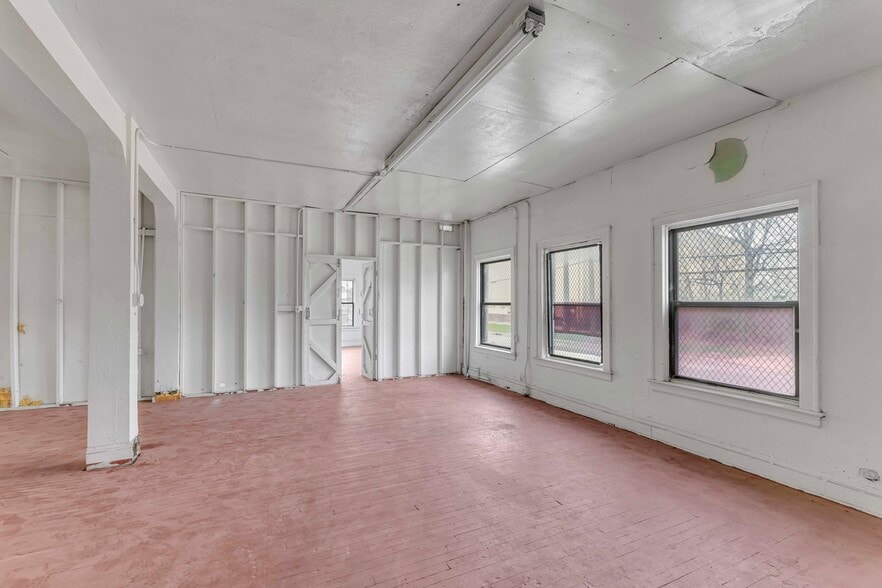 7500 Bessemer Ave, Cleveland, OH for lease - Interior Photo - Image 3 of 27