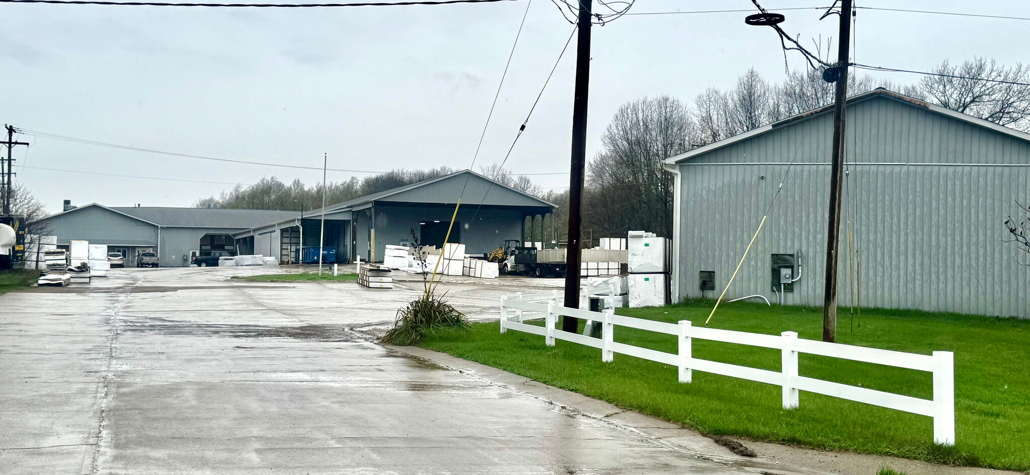 5260 S Clinton Trl, Eaton Rapids, MI à vendre Photo intérieure- Image 1 de 18