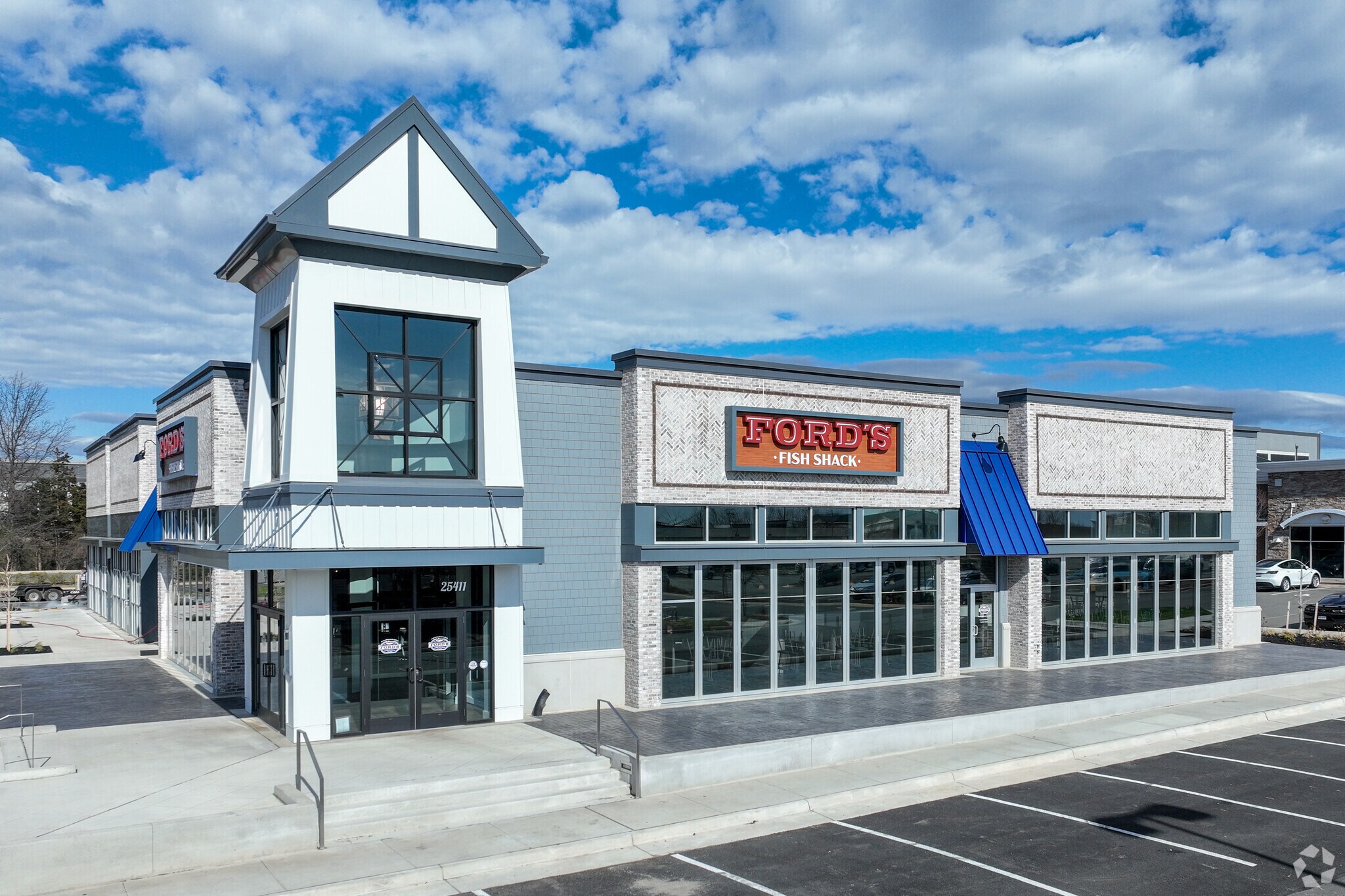 25411 Eastern Marketplace Plz, Chantilly, VA à louer Photo du bâtiment- Image 1 de 7