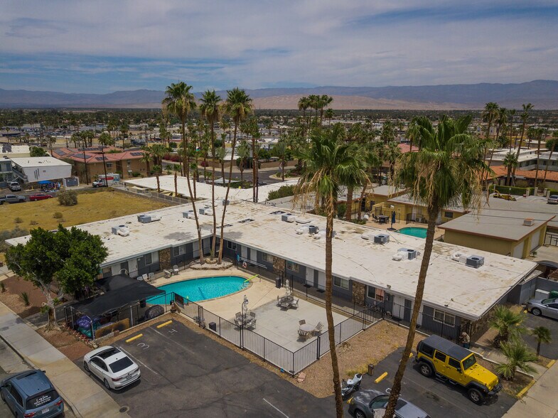 37250 Bankside Dr, Cathedral City, CA à vendre - Photo du bâtiment - Image 3 de 14