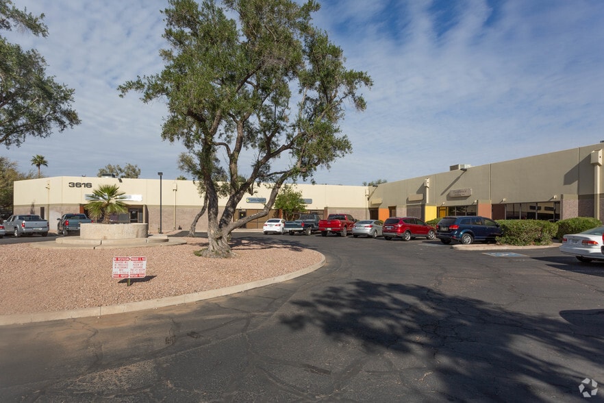 3532 W Thomas Rd, Phoenix, AZ for lease - Primary Photo - Image 1 of 11