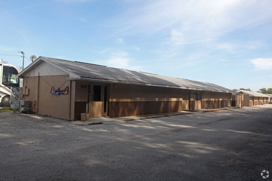 11151 66th St N, Largo, FL à vendre - Photo du bâtiment - Image 2 de 3