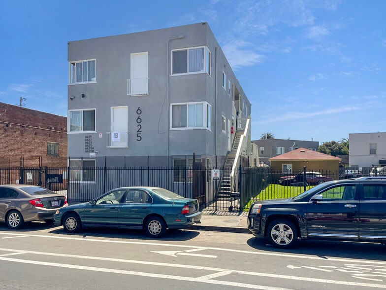 6619-6625 Bancroft Ave, Oakland, CA for sale - Building Photo - Image 2 of 13