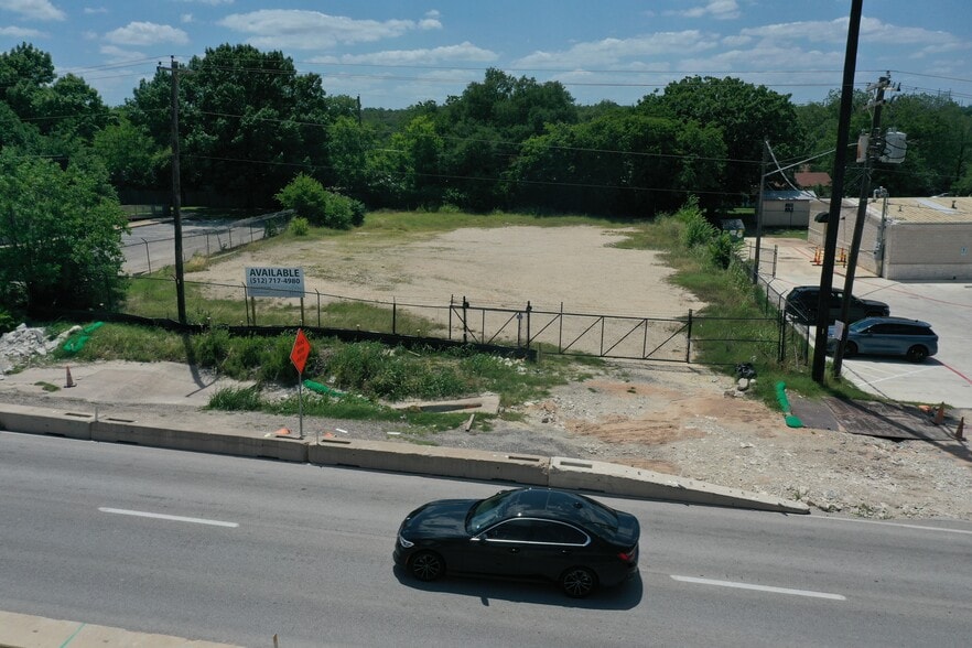 11930 Interstate 35 hwy, Austin, TX à louer - Photo du bâtiment - Image 3 de 12