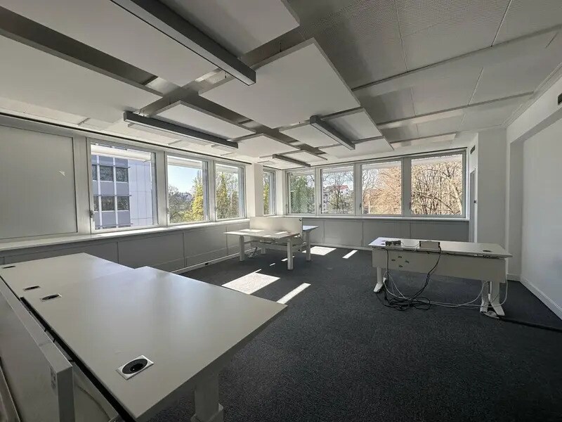 Office in Strasbourg for lease Interior Photo- Image 1 of 11