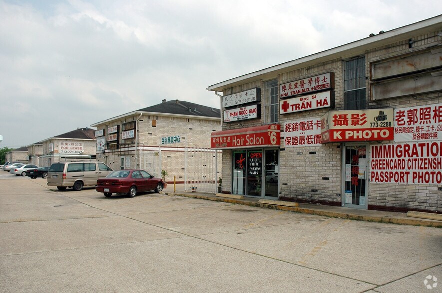 9015-9115 Bellaire Blvd, Houston, TX for lease - Primary Photo - Image 1 of 3