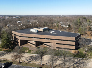 12125 Woodcrest Executive Dr, Creve Coeur, MO - aerial  map view - Image1