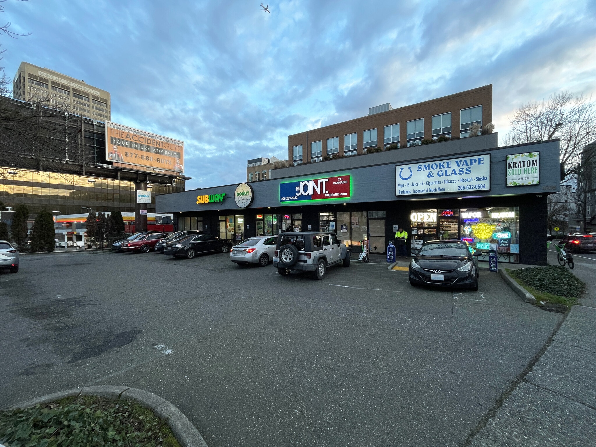 4336 Roosevelt Way NE, Seattle, WA for lease Interior Photo- Image 1 of 4