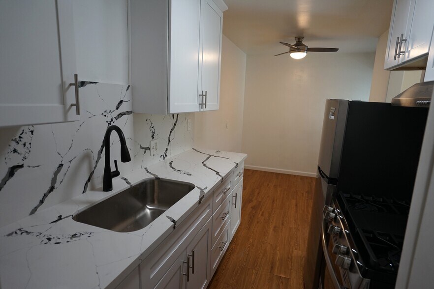 2811 F St, Sacramento, CA à vendre - Photo du bâtiment - Image 2 de 51