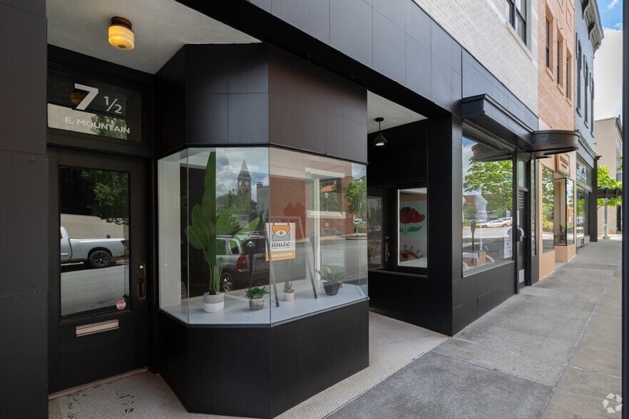 3-7 E Mountain St, Fayetteville, AR à louer - Photo du bâtiment - Image 2 de 12