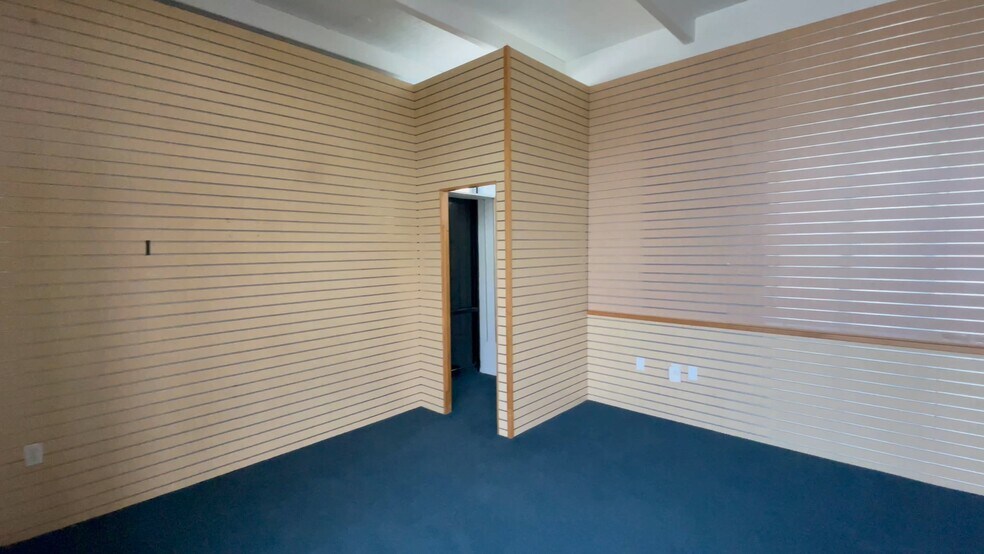 74-5035 Queen Kaahumanu Hwy, Kailua Kona, HI for lease - Commercial Listing Video - Image 2 of 7