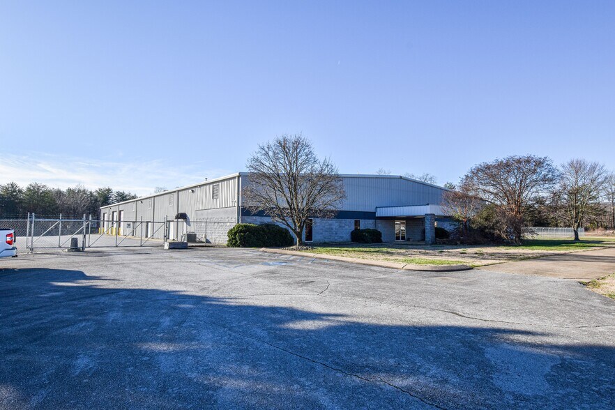 214 Industrial Park Dr, Soddy-Daisy, TN à louer - Photo du bâtiment - Image 3 de 17