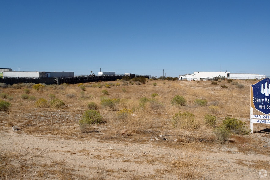 Darwin Ave, Hesperia, CA à vendre - Photo du bâtiment - Image 2 de 6