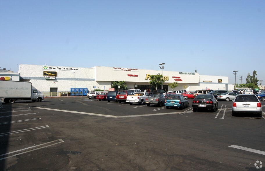 2750 E 1st St, Los Angeles, CA for lease - Building Photo - Image 1 of 4