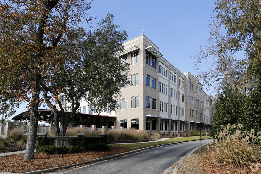 215 Benefitfocus Way, Daniel Island, SC à louer - Photo du bâtiment - Image 2 de 13