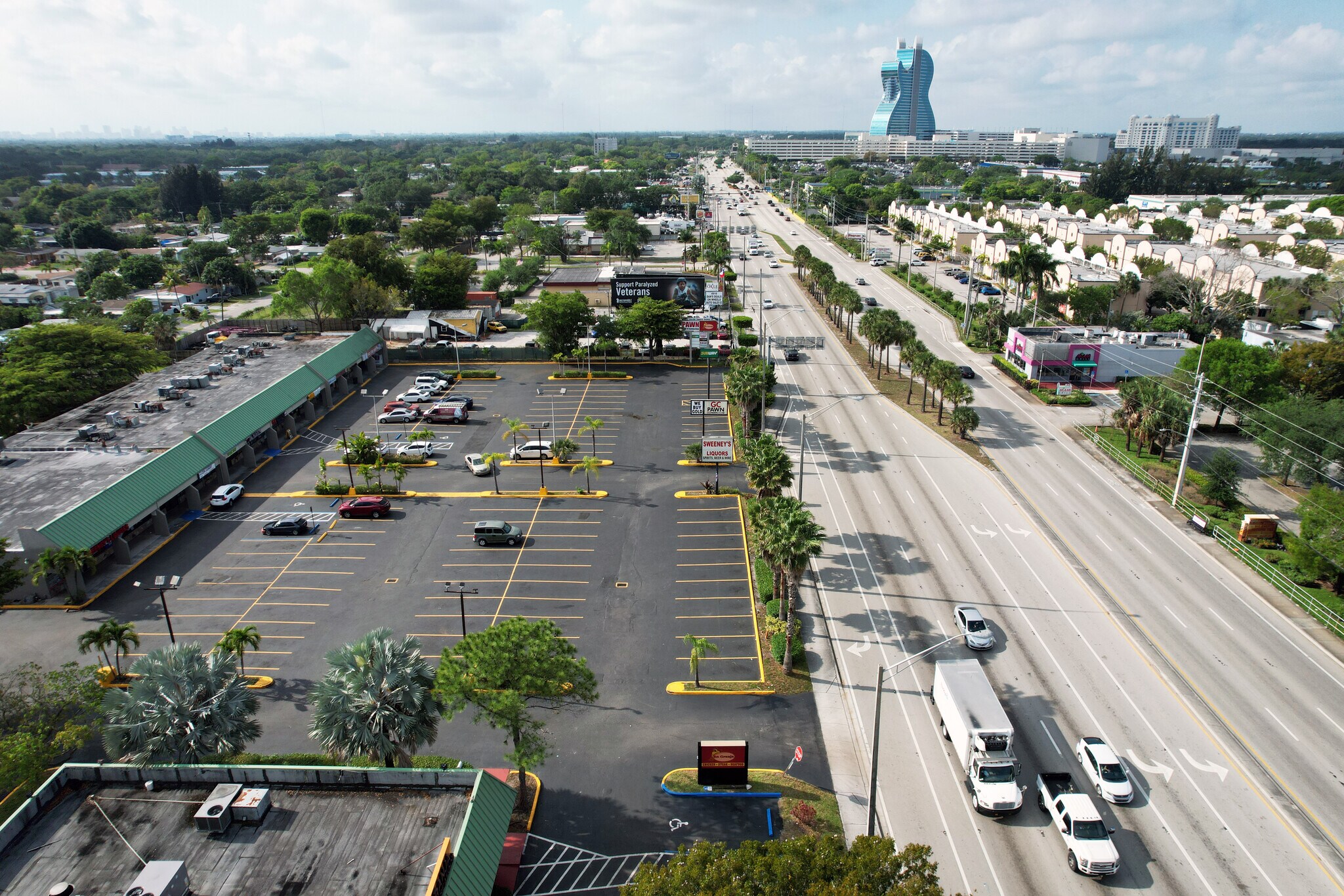 4850-4860 S State Road 7, Hollywood, FL à louer Photo du bâtiment- Image 1 de 9