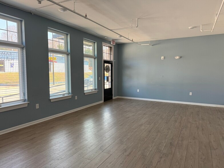 257 Broadway St, Asheville, NC for lease - Interior Photo - Image 3 of 10