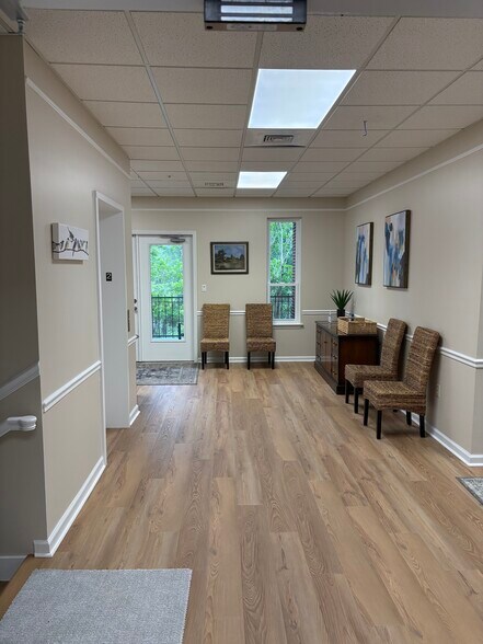 1425 Piedmont Dr E, Tallahassee, FL à louer - Photo du bâtiment - Image 2 de 17