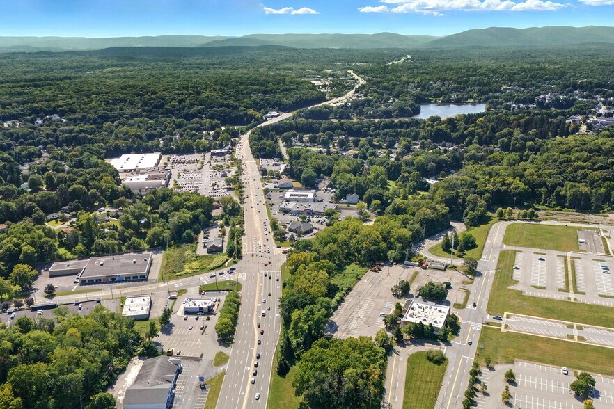 1849 South Rd, Wappingers Falls, NY à vendre - Aérien - Image 2 de 5