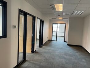 32650 State Route 20, Oak Harbor, WA à louer Photo du bâtiment- Image 1 de 2