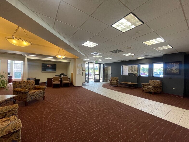 13013 W Alameda Pky, Denver, CO à vendre - Photo intérieure - Image 2 de 18