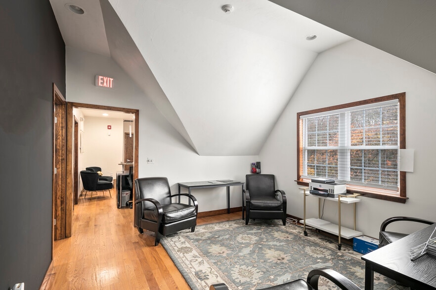 109 Dean St, Taunton, MA for sale - Interior Photo - Image 3 of 40