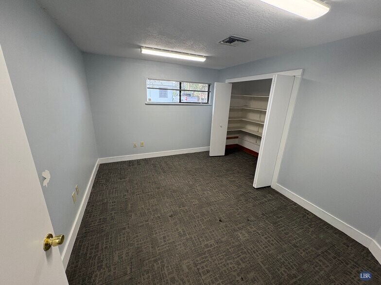 1427 Aurora Rd, Melbourne, FL à louer - Photo du bâtiment - Image 3 de 7