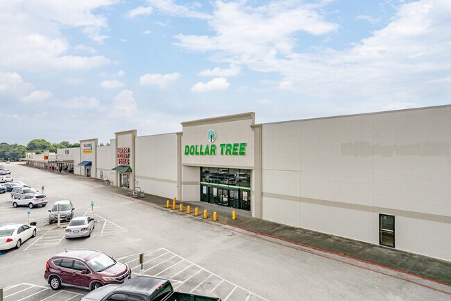 More details for 6870 Spencer Hwy, Pasadena, TX - Retail for Lease