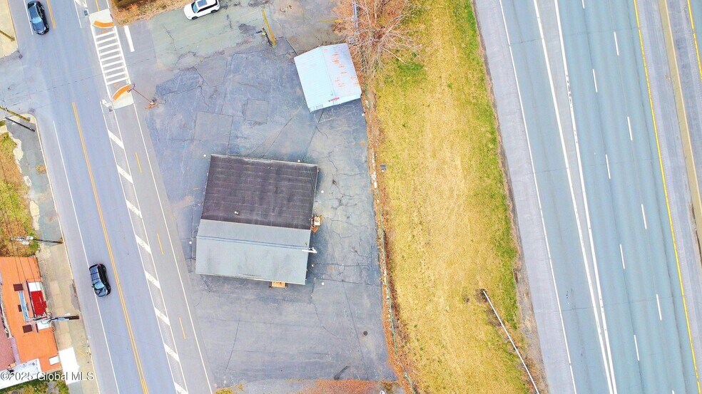 1904 Broadway, Watervliet, NY à vendre - Photo du bâtiment - Image 3 de 41