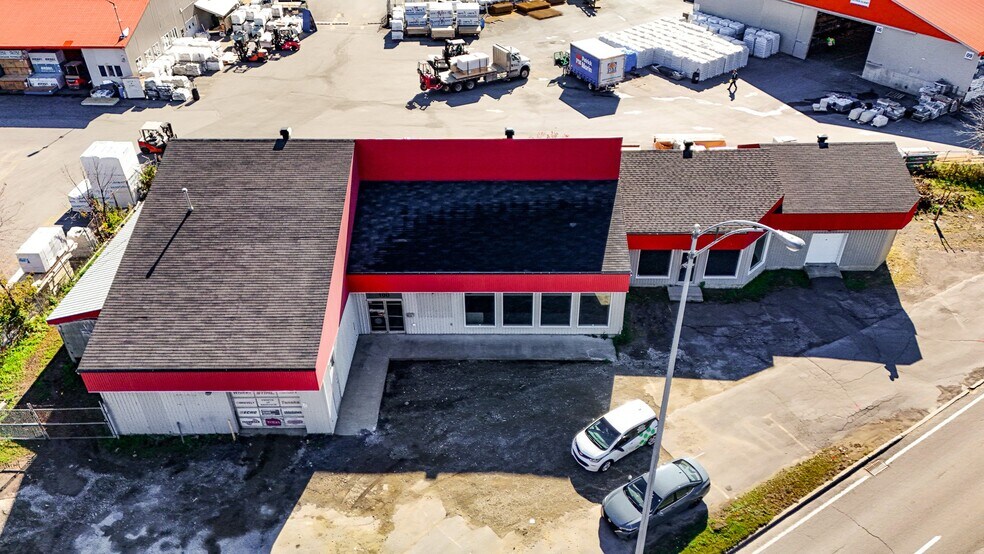 100 Boul De L'industrie, Joliette, QC à louer - Photo du bâtiment - Image 3 de 4