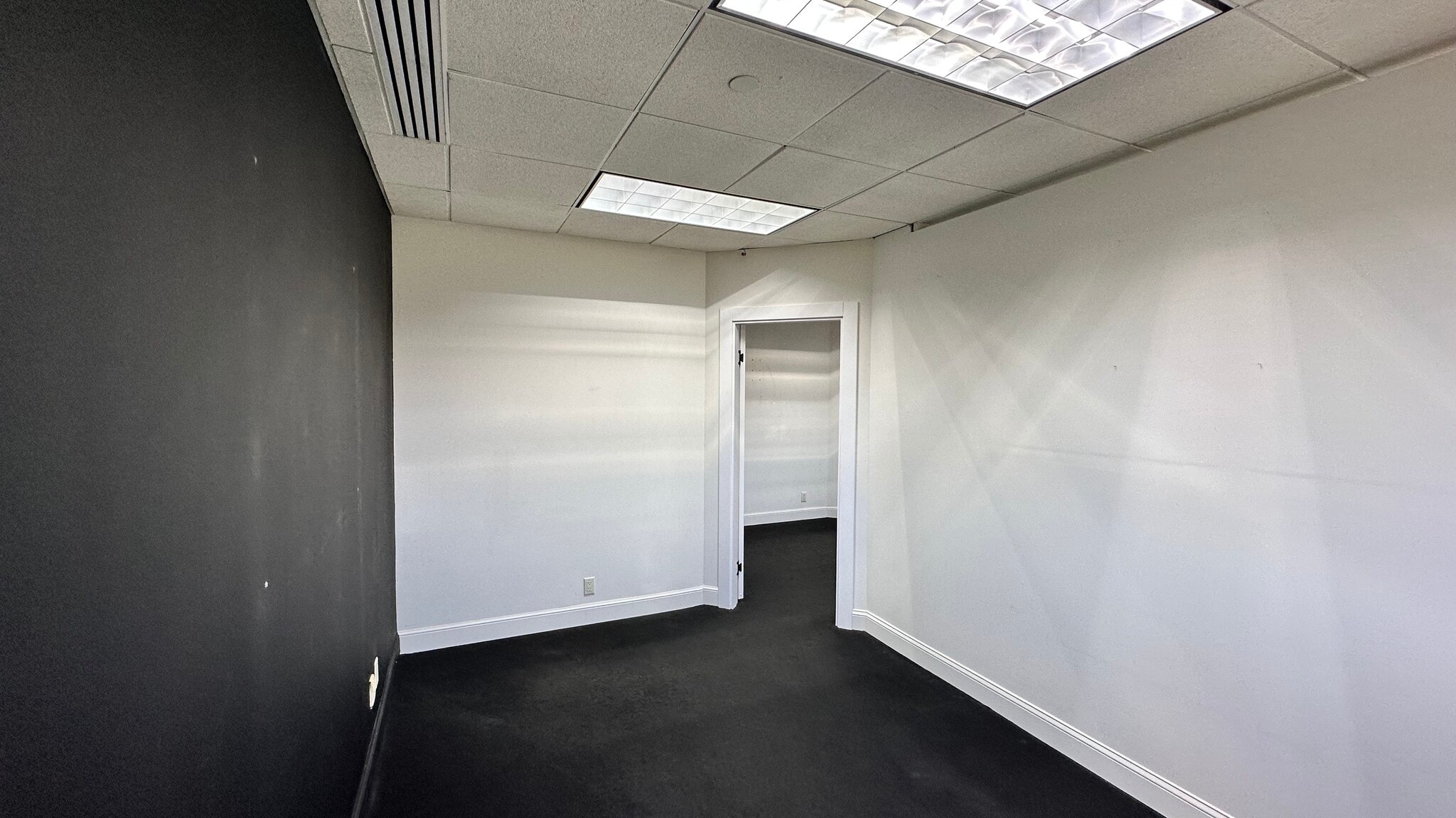 8000 N Federal Hwy, Boca Raton, FL for lease Interior Photo- Image 1 of 7