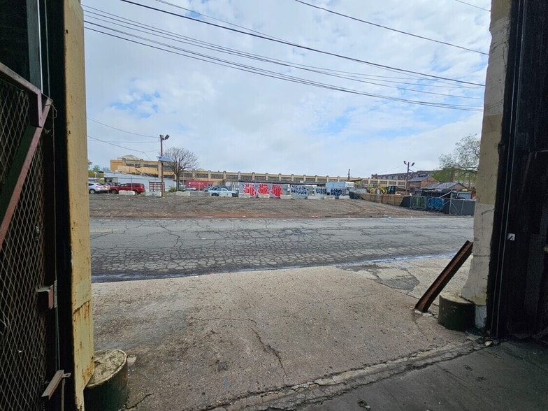 139 E Peddie St, Newark, NJ for lease - Primary Photo - Image 1 of 7