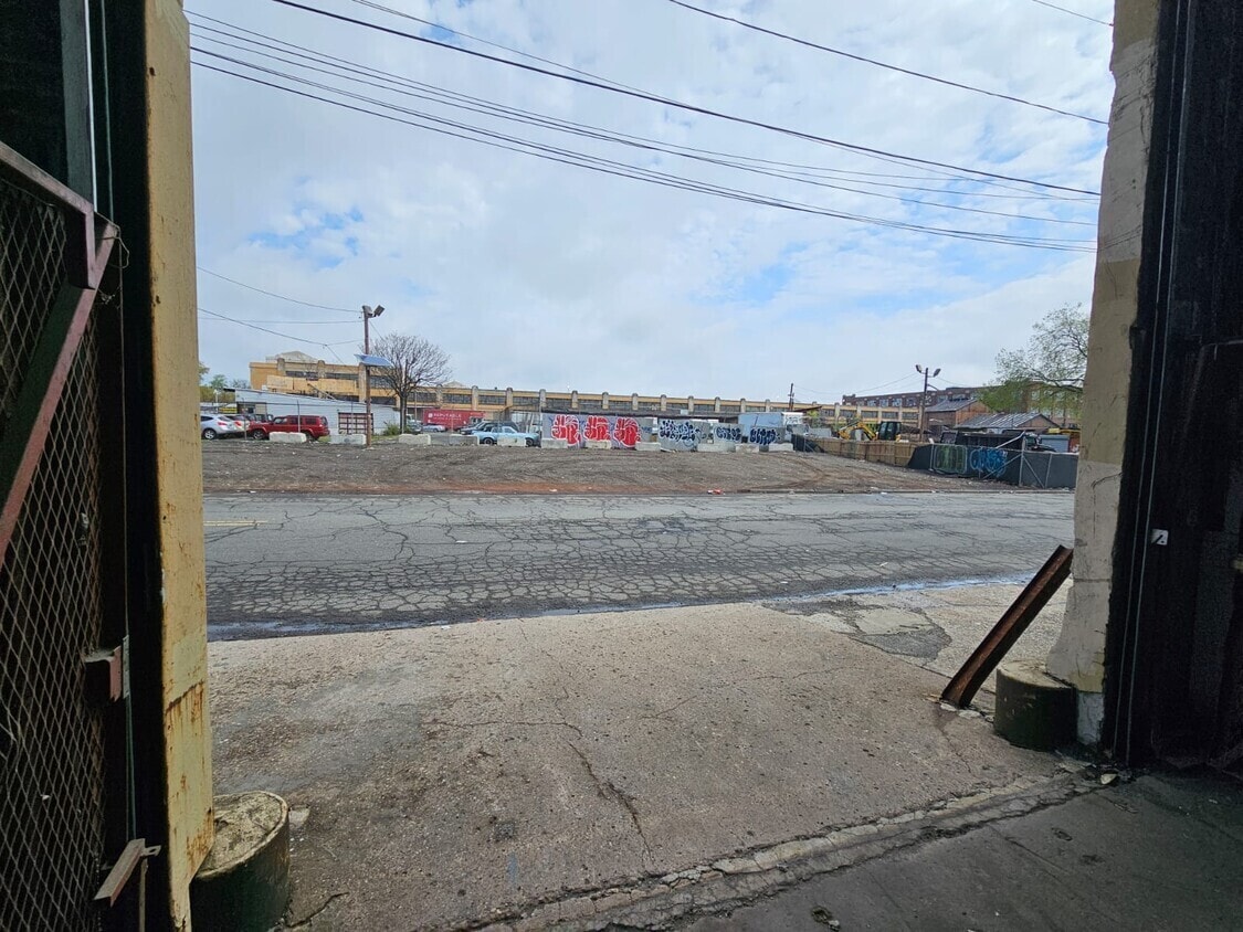 139 E Peddie St, Newark, NJ for lease Primary Photo- Image 1 of 8