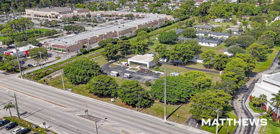 2449 S Military Trl, West Palm Beach, FL for lease - Building Photo - Image 1 of 4