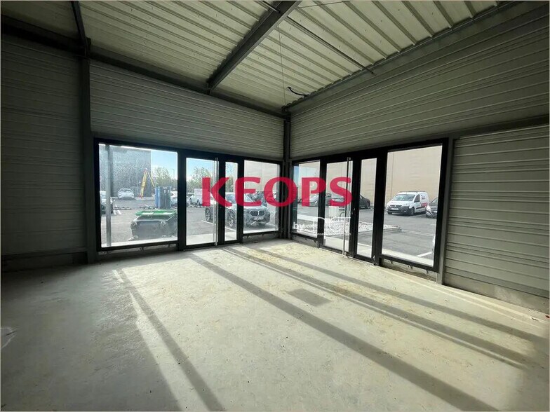 Retail in Toulouse for lease - Interior Photo - Image 2 of 4