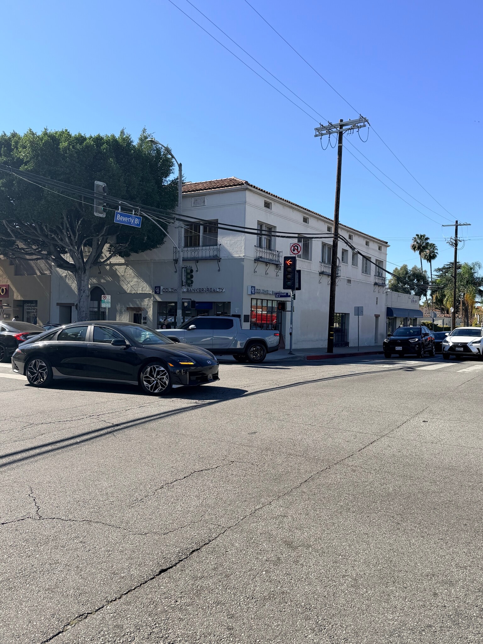 251 N Larchmont Blvd, Los Angeles, CA à louer Photo intérieure- Image 1 de 2