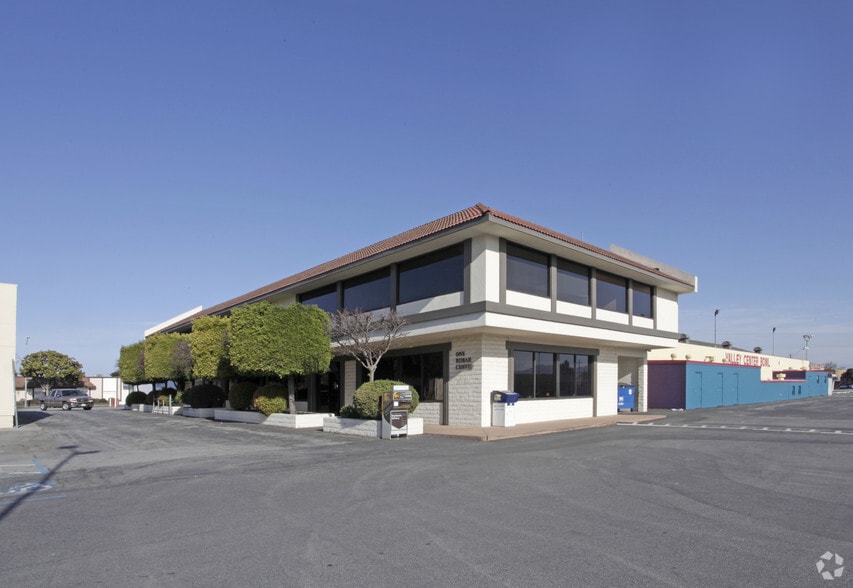 1093 S Main St, Salinas, CA for lease - Building Photo - Image 1 of 6