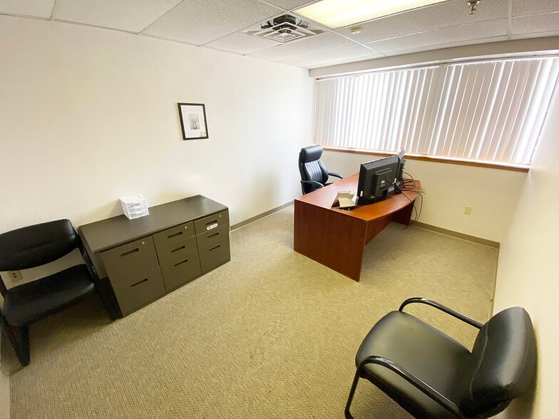 248 Sheep Davis Rd, Concord, NH for lease - Interior Photo - Image 3 of 10