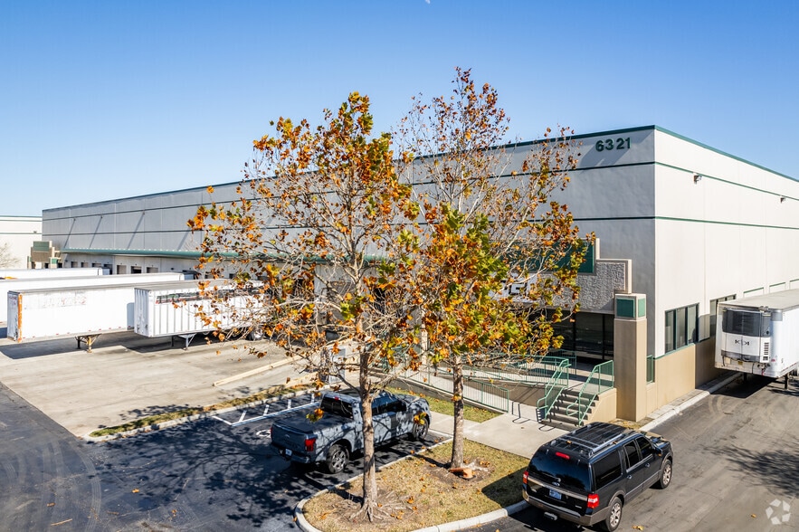 6321 Emperor Dr, Orlando, FL for lease - Building Photo - Image 3 of 5