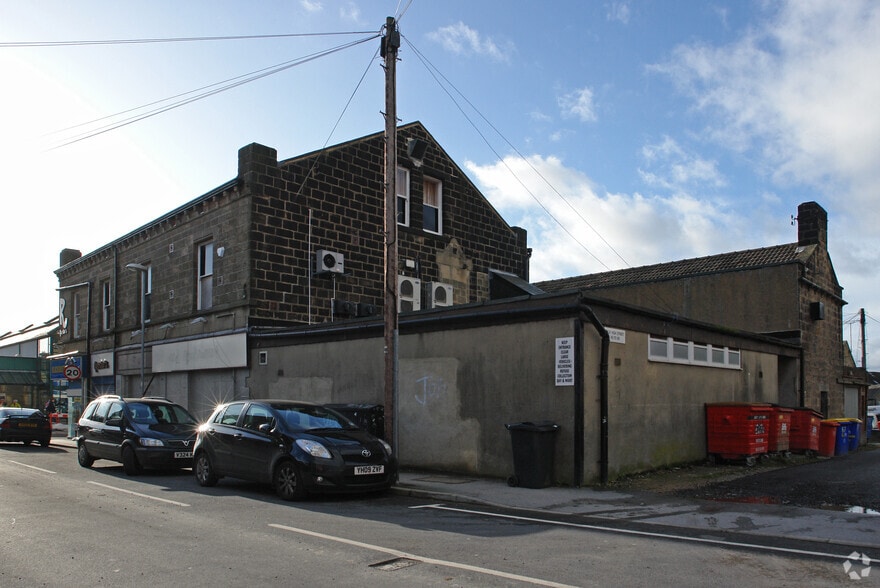 69 High St, Yeadon for lease - Building Photo - Image 2 of 9