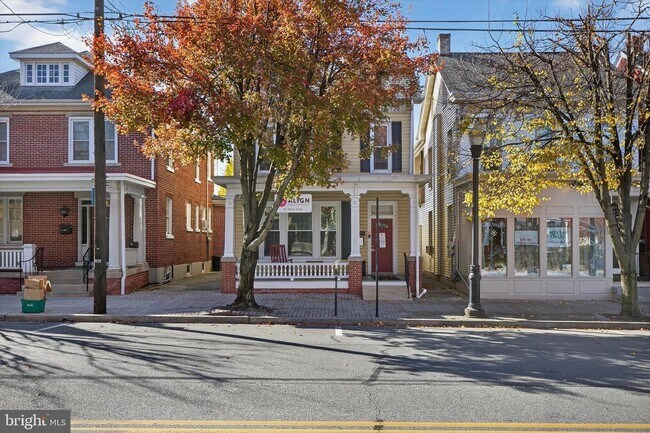More details for 110 Main St, Akron, PA - Office for Sale