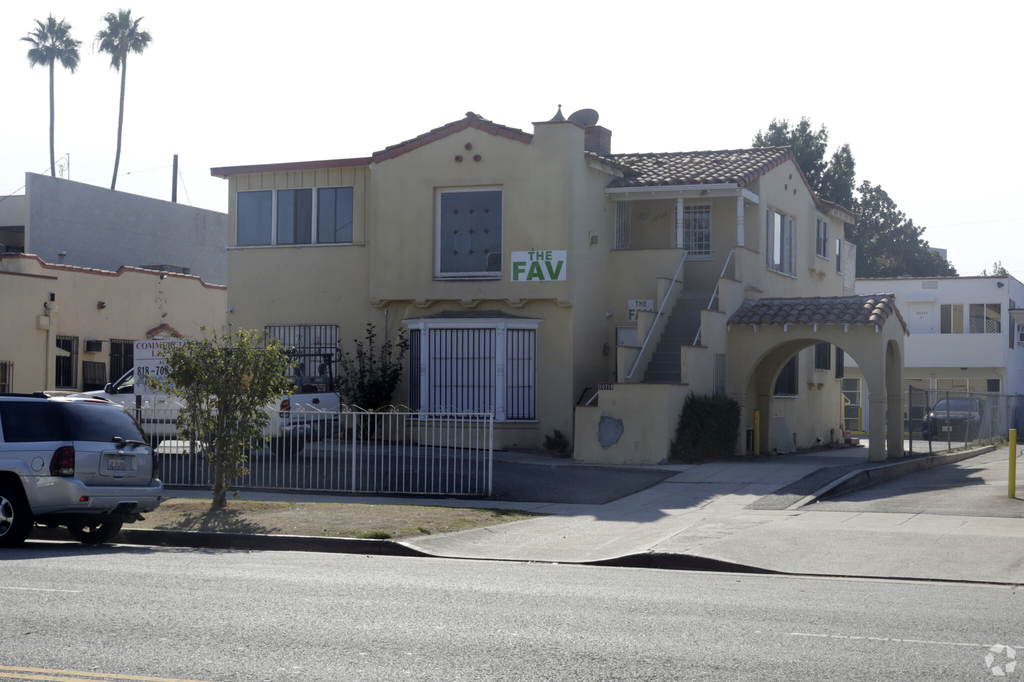 10718-10720 Riverside Dr, North Hollywood, CA for sale Primary Photo- Image 1 of 1