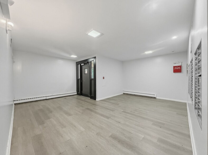 3961 Carpenter, Bronx, NY à vendre - Photo du bâtiment - Image 3 de 9