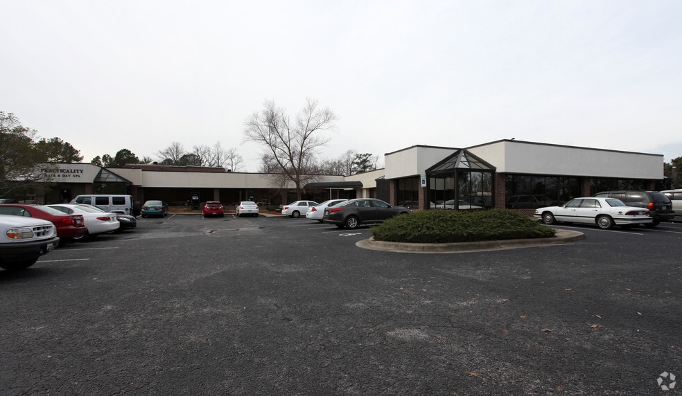 150-160 E Arlington Blvd, Greenville, NC for lease - Primary Photo - Image 1 of 2