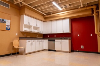 1001-1005 Broadway St, Vancouver, WA for lease Interior Photo- Image 1 of 5